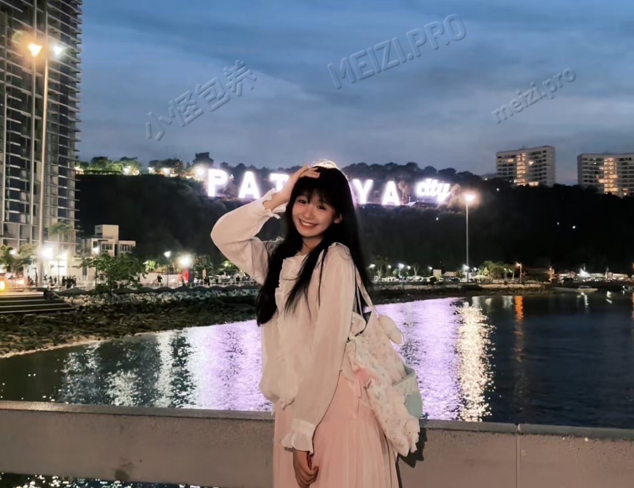 泰国曼谷包养信息:24岁实习心理学专业女生,172cm身高56斤B杯,清纯乖巧不抽烟不纹身声音甜美。因缺钱希望遇到真诚金主短期陪伴,可过夜可口交接受轻度SM不可无套不接受同居不可飞外省可出村,每月陪伴3天第2天可见。零花钱期望3天1.5万分2次支付,真实资料有心理咨询证可陪聊天舒压会简单泰语英语乖巧听话。