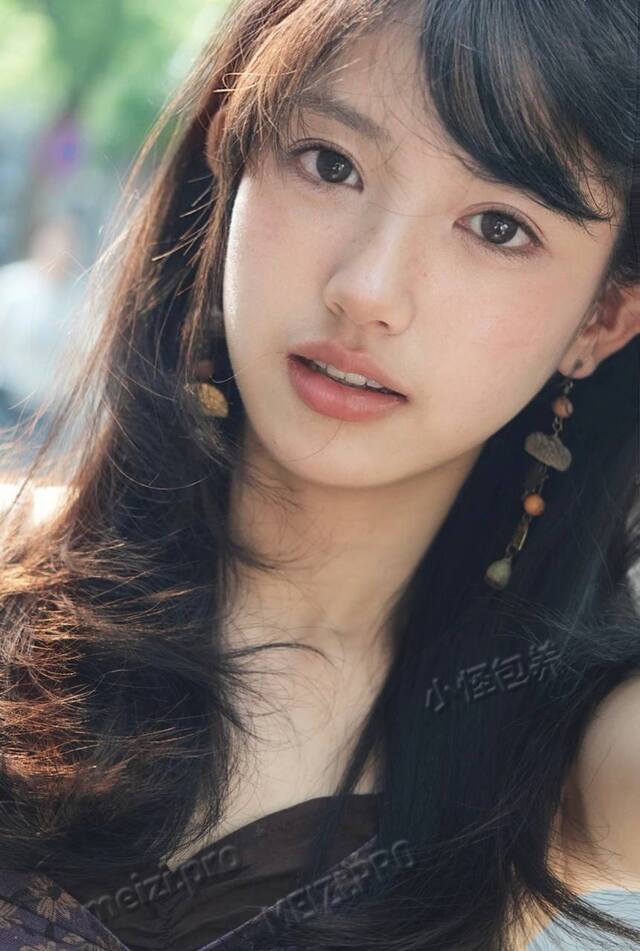 美国 洛杉矶 23岁 165cm 101 D杯 学生