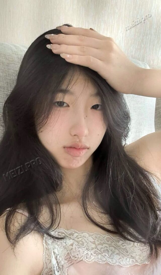 江苏 苏州 17岁 162cm 85 A杯 女生 会跳舞会画画唱歌多才多艺 抽烟纹身:无 SM:是 无套:否 口交:否 过夜:否 同居:否 价格:12 特点:会跳舞会画画唱歌多才多艺