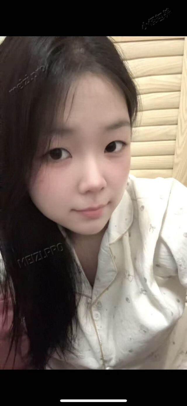 广西 南宁 18岁 176cm 135 C杯 学生 处女支持检测 第一次破可以不带 声音好听 叫床声音一流 会给情绪价值 抽烟纹身:无 SM:否 无套:可 口交:可 过夜:不确定 同居:否 可飞:可 有钱就可以 价格:4 特点:处女支持检测 第一次破可以不带 声音好听 叫床声音一流 会给情绪价值