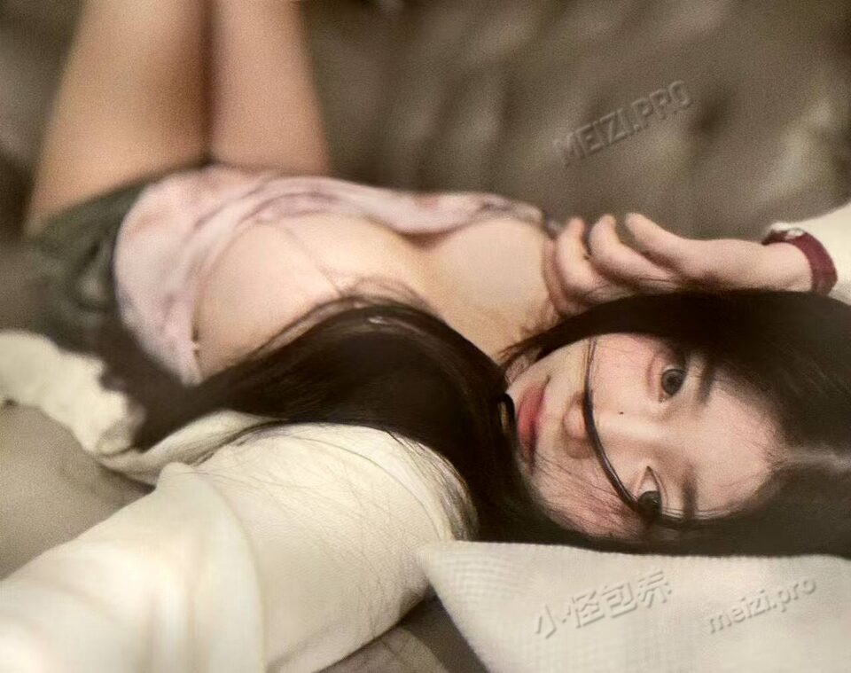 安徽 合肥 19岁 165cm 116 C杯 学生 性格好听话懂事 情绪价值高 会做饭照顾人 会钢琴高尔夫潜水 抽烟纹身:无 SM:是 无套:否 口交:可 过夜:可 同居:否 可飞:可 周边城市及外省 价格:15 特点:性格好听话懂事 情绪价值高 会做饭照顾人 会钢琴高尔夫潜水