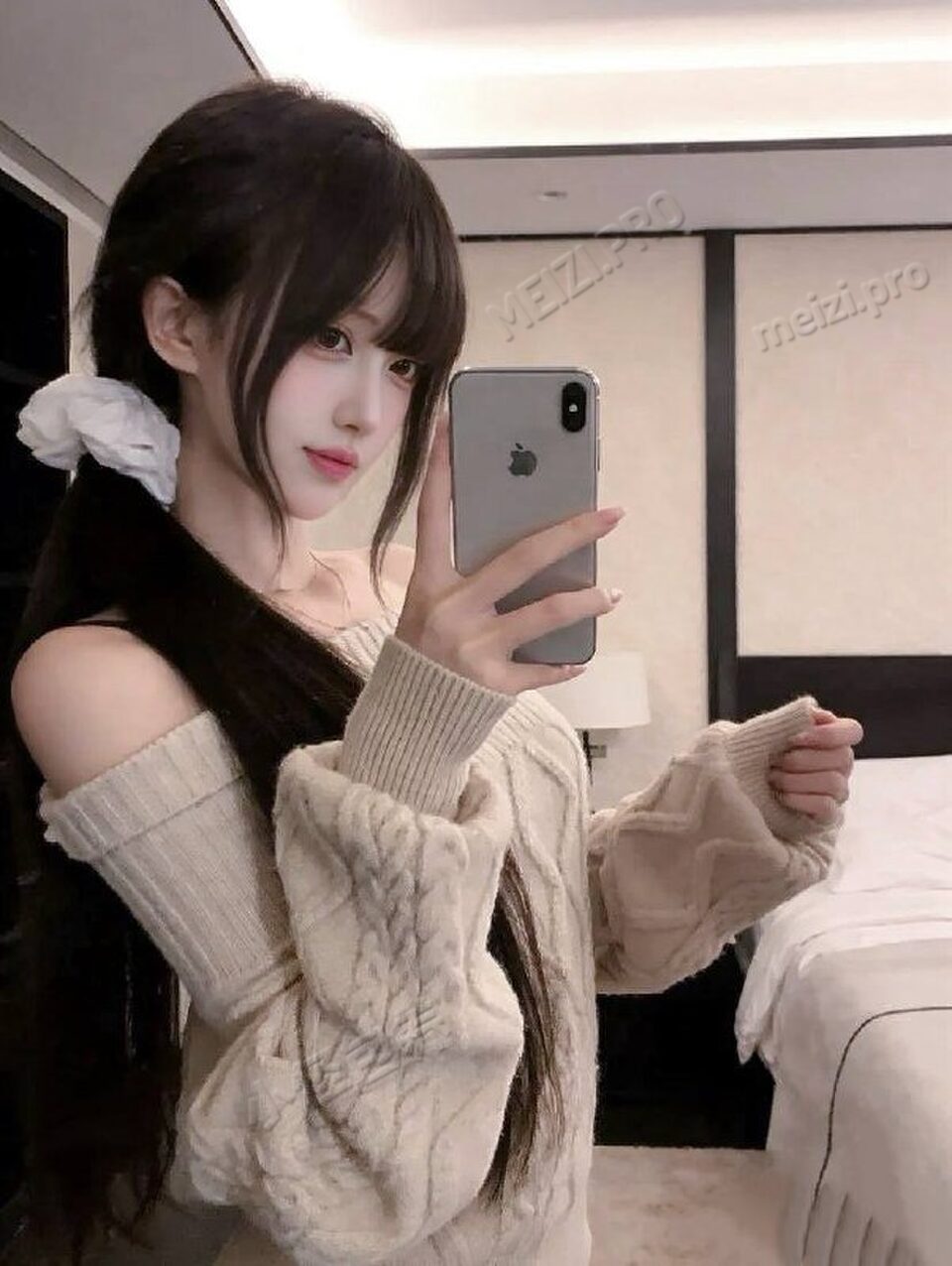 广东 深圳 23岁 165cm 93 B杯 舞蹈老师 冷白皮水多紧致 第一次接触 抽烟纹身:无 SM:否 无套:否 口交:否 过夜:可 同居:可 可飞:否 价格:15-35 特点:冷白皮水多紧致 第一次接触