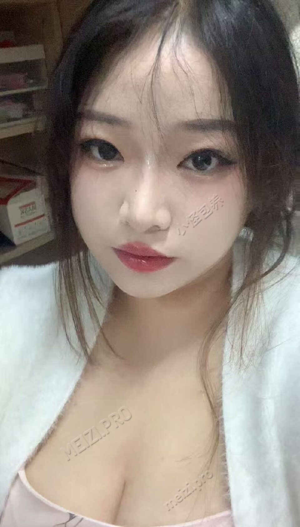 陕西 西安 23岁 160cm 150 E杯 无业 胸大bbw性格好事少不墨迹 水多活好b紧 抽烟纹身:无 SM:否 无套:可 口交:可 过夜:可 同居:否 可飞:能 价格:30 特点:胸大bbw性格好事少不墨迹 水多活好b紧