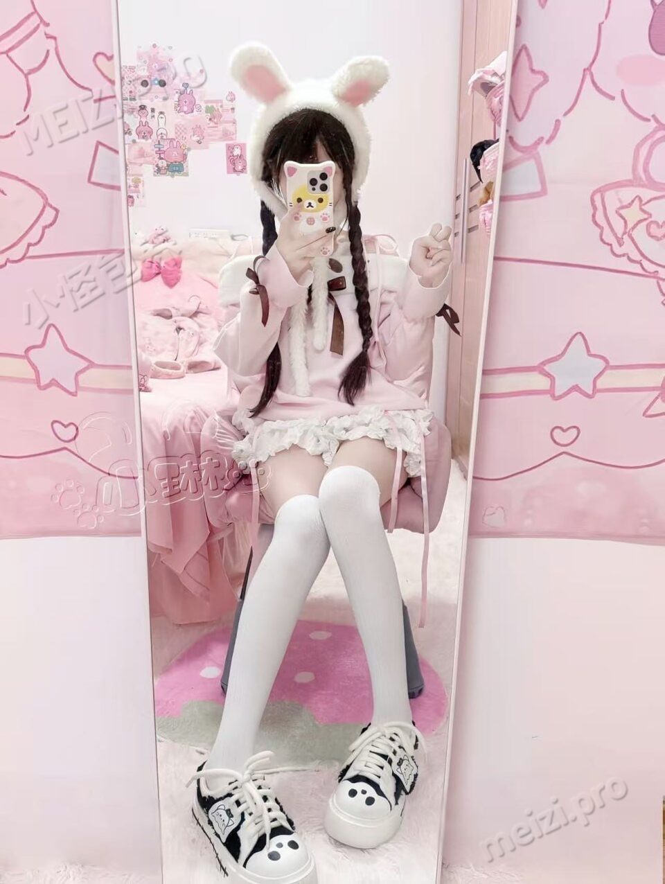 湖南 长沙 18岁 163cm 93 B杯 学生 抽烟纹身:无纹身 SM:否 无套:可 口交:否 过夜:可 同居:可 可飞:否 价格:6