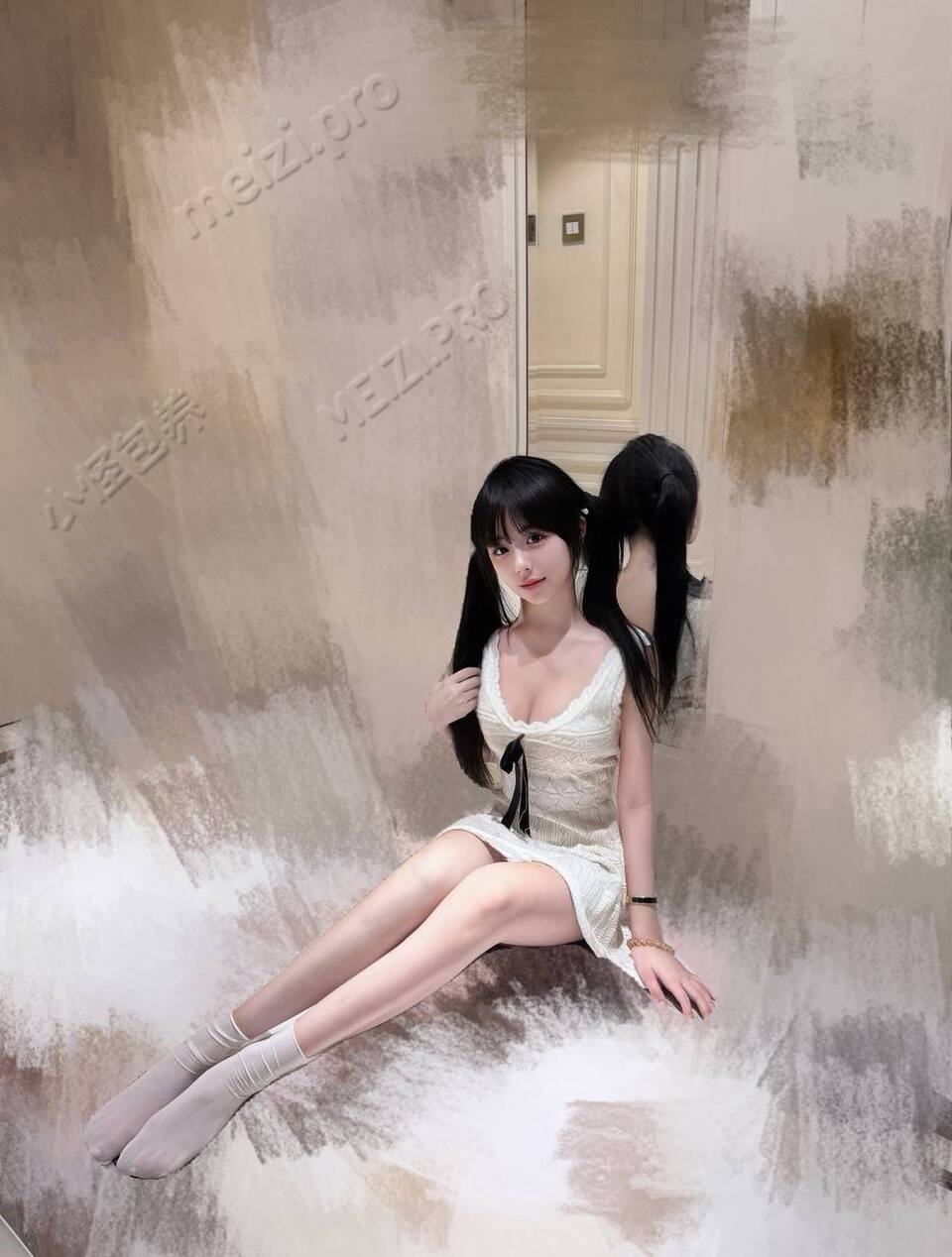 浙江 杭州 20岁 165cm 100 B杯 学生 艺术生 会画画和舞蹈 唱歌好听 性格开朗 听话懂事 抽烟纹身:无 SM:是 无套:否 口交:可 过夜:可 同居:否 可飞:可以 价格:20 特点:艺术生 会画画和舞蹈 唱歌好听 性格开朗 听话懂事