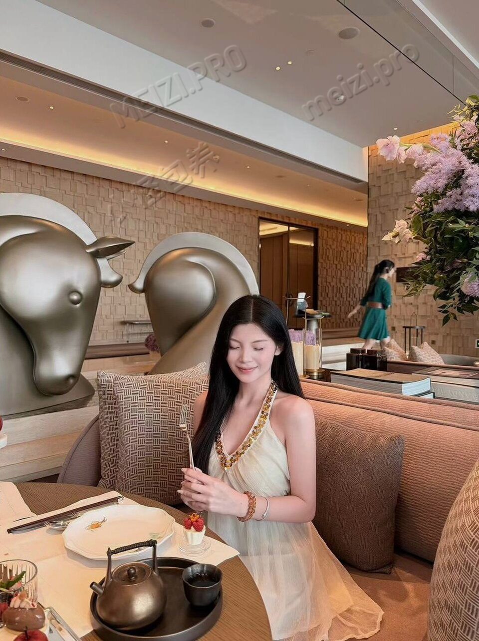 广东 清远 21岁 159cm 96 B杯 实习 刚毕业 听话 性格温顺懂事 皮肤白 抽烟纹身:无 SM:否 无套:可 口交:可 过夜:可 同居:否 可飞:可 价格:7 特点:刚毕业 听话 性格温顺懂事 皮肤白