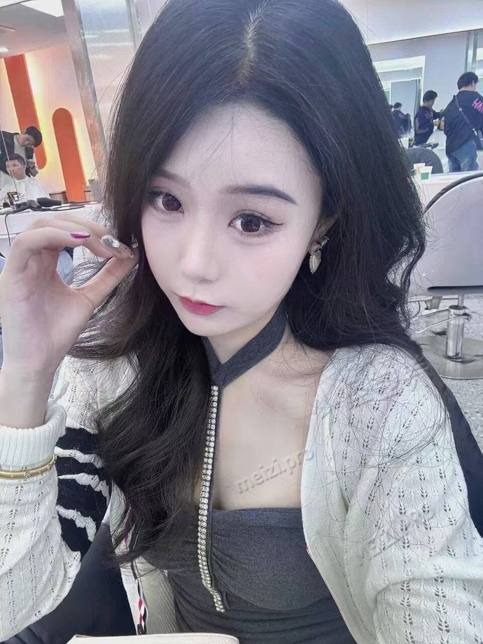 广东 深圳 22岁 163cm 86 B杯 学生 性格活泼 身材小巧玲珑型 无纹身 艺术生本科音乐专业 会各种乐器 抽烟纹身:无 SM:是 无套:否 口交:可 过夜:可 同居:可 可飞:可 安全国家 价格:15 特点:性格活泼 身材小巧玲珑型 无纹身 艺术生本科音乐专业 会各种乐器