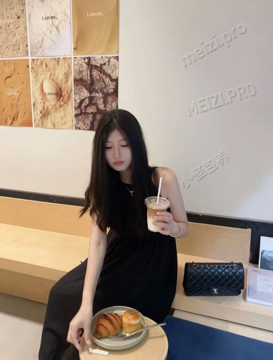 浙江 杭州 24岁 163cm 110 D杯 艺术类 干净 有趣 SM:否 无套:否 口交:否 过夜:可 同居:否 可飞:可 价格:15 特点:干净 有趣