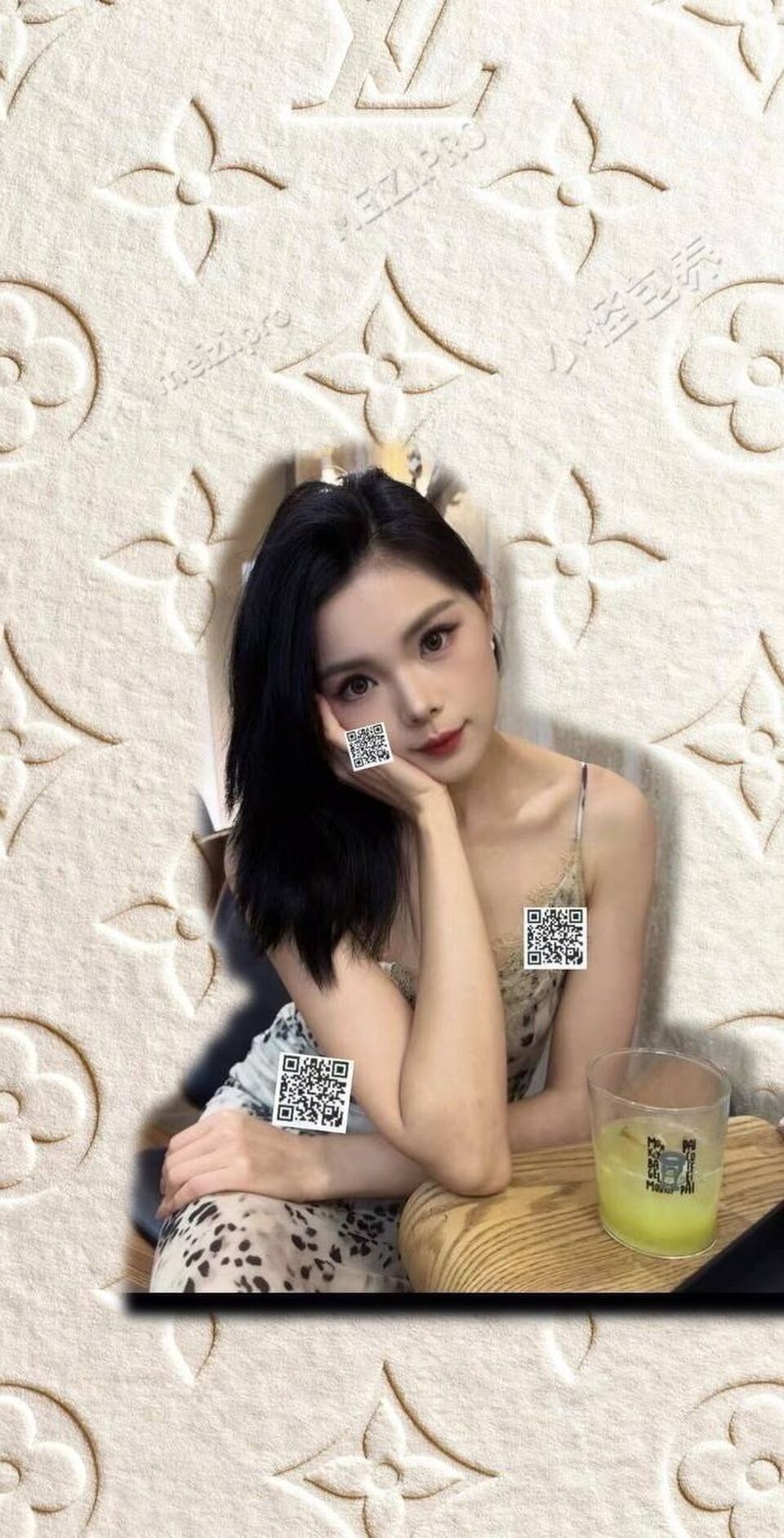 广东 广州 30岁 160cm 90 B杯 自由 身材比例好,性格好 圈子干净 少妇 抽烟纹身:无 SM:是 无套:否 口交:可 过夜:可 同居:可 可飞:否 价格:10 特点:身材比例好,性格好 圈子干净 少妇
