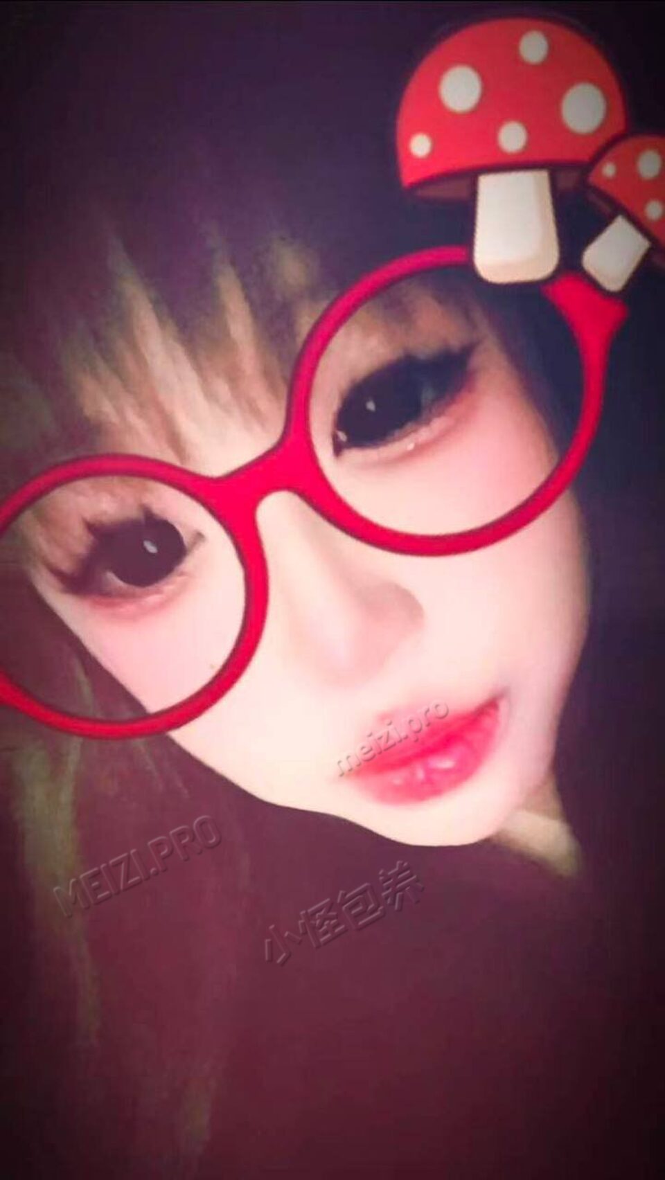 云南 昆明 18岁 168cm 115 B杯 学生 啥都会 抽烟纹身:无 SM:否 无套:可 口交:可 过夜:可 同居:可 可飞:不能 价格:10 特点:啥都会