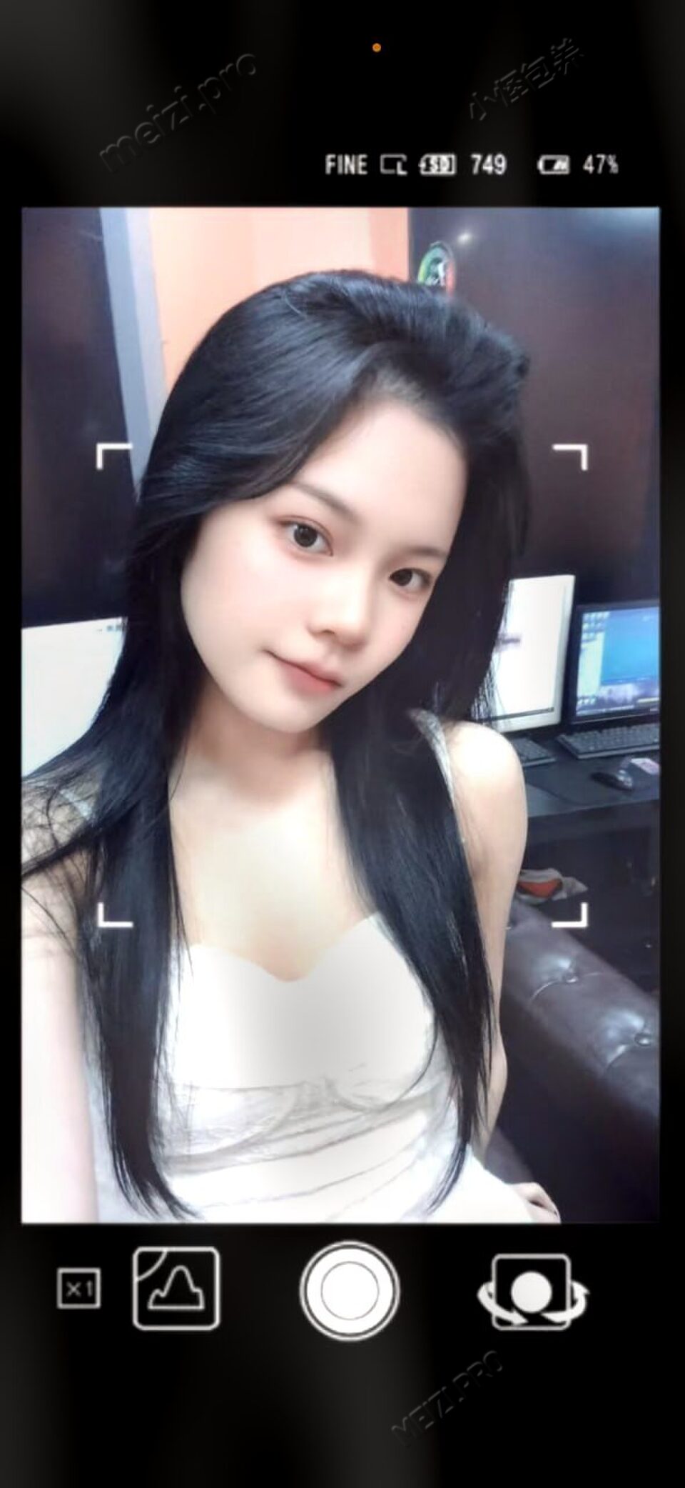 浙江 嘉兴 25岁 160cm 100 B杯 工作 抽烟纹身:无 SM:是 无套:可 口交:可 过夜:可 同居:可 可飞:可 价格:5