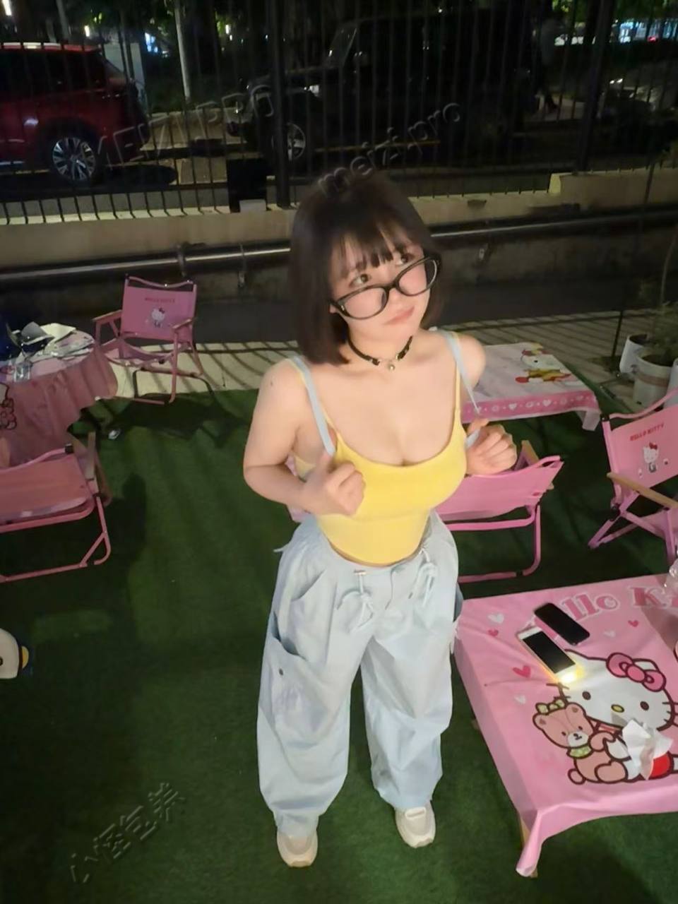 广东 深圳 18岁 160cm 110 C杯 实习 身材微胖婴儿肥,声音甜美娃娃音,胸大屁股大,听话容易性满足,骚嫩水多哪里都敏感,酒量大能挡酒但从没从事过夜场工作 抽烟纹身:无 SM:是 无套:可 口交:否 过夜:可 同居:可 可飞:可 价格:6 特点:身材微胖婴儿肥,声音甜美娃娃音,胸大屁股大,听话容易性满足,骚嫩水多哪里都敏感,酒量大能挡酒但从没从事过夜场工作