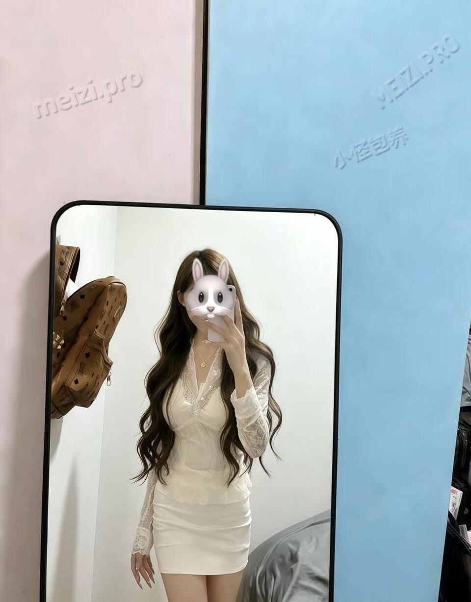 广东 18岁 165cm 88 C杯 美容 听话会撒娇身材可以 抽烟纹身:无 无套:可 口交:否 过夜:可 同居:可 可飞:否 价格:7 特点:听话会撒娇身材可以