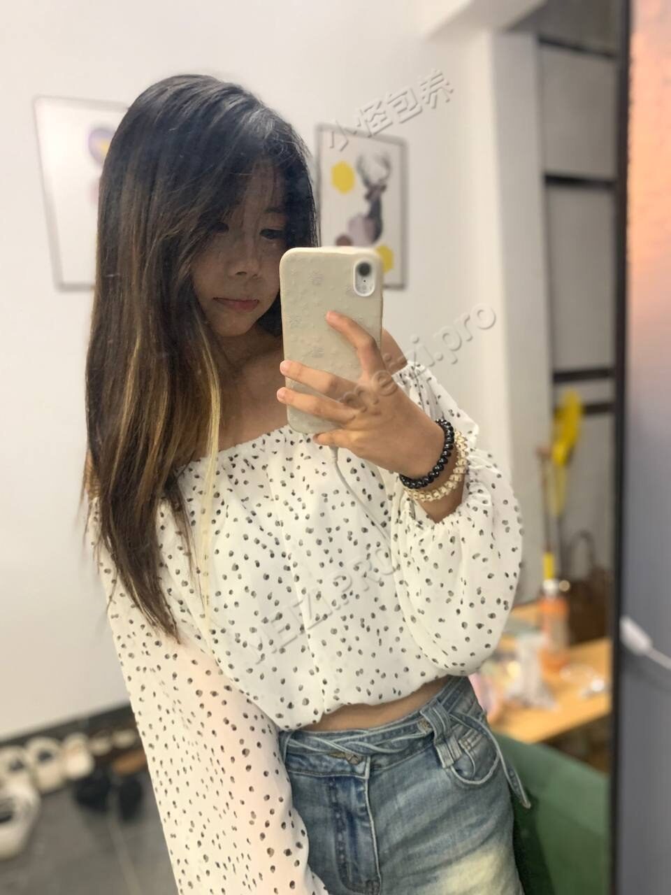 广东 普宁 18岁 158cm 91 C杯 女生 抽烟纹身:有纹身 SM:否 无套:可 口交:否 过夜:可 同居:否 可飞:不能远 价格:7