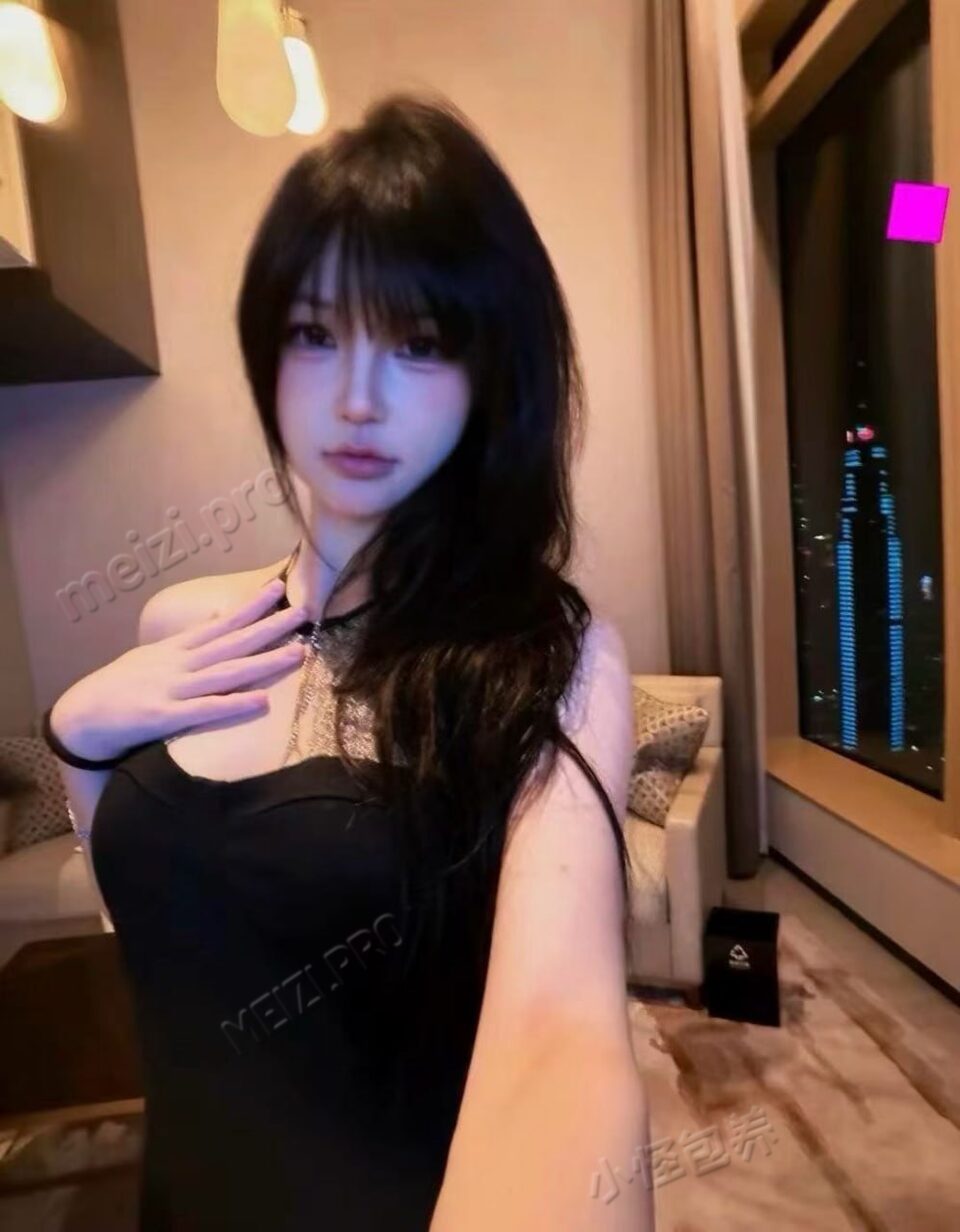 广东 广州 天河 24岁 168cm 49 C杯 模特 从小练舞，玩得开，外向，水多 抽烟纹身:无纹身 SM:是 无套:可 口交:可 过夜:可 同居:可 可飞:短期可以 价格:50 特点:从小练舞，玩得开，外向，水多