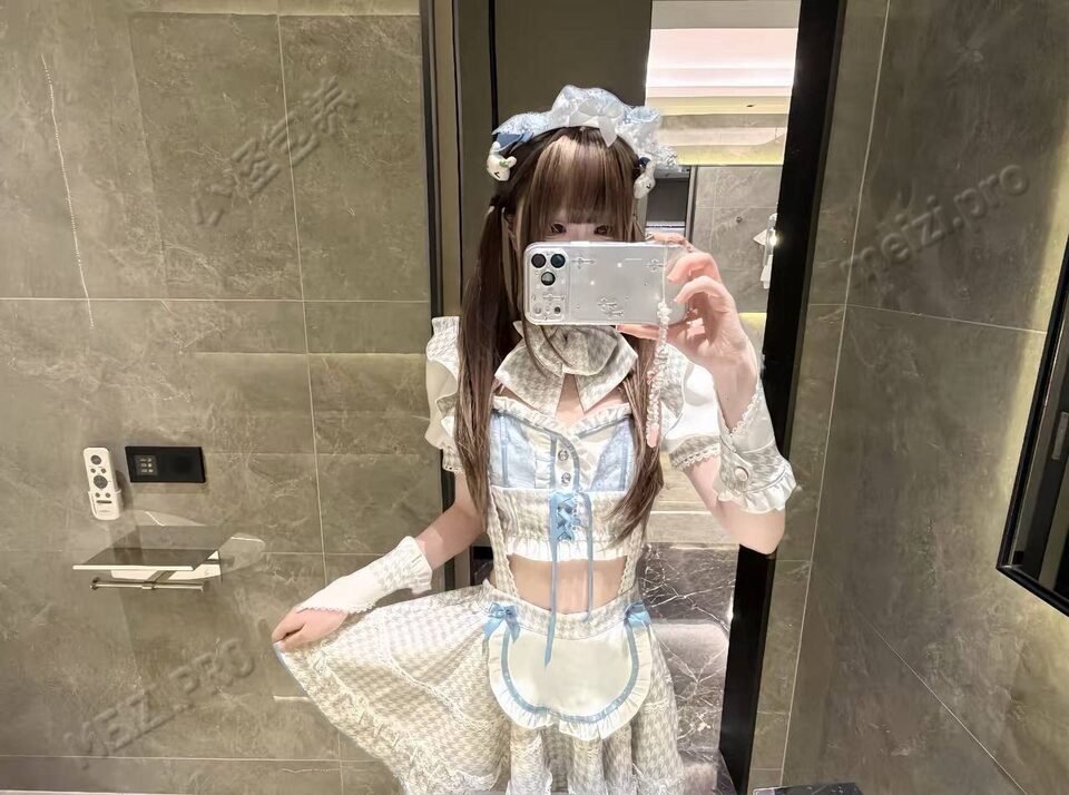 浙江 杭州 18岁 162cm 85 A杯 学生 温柔听话，乖巧可爱 抽烟纹身:无 SM:是 无套:可 口交:可 过夜:可 同居:否 可飞:可 价格:9 特点:温柔听话，乖巧可爱