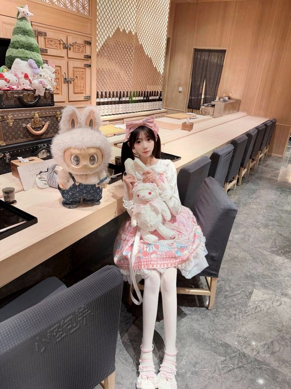 浙江 杭州 19岁 169cm 88 C杯 学生 爱好小提琴画画可爱多风格懂事情商高女友般的存在平时在上学可cos萝莉白又瘦 抽烟纹身:无 SM:是 无套:否 口交:可 过夜:可 同居:否 可飞:可 价格:20 特点:爱好小提琴画画可爱多风格懂事情商高女友般的存在平时在上学可cos萝莉白又瘦