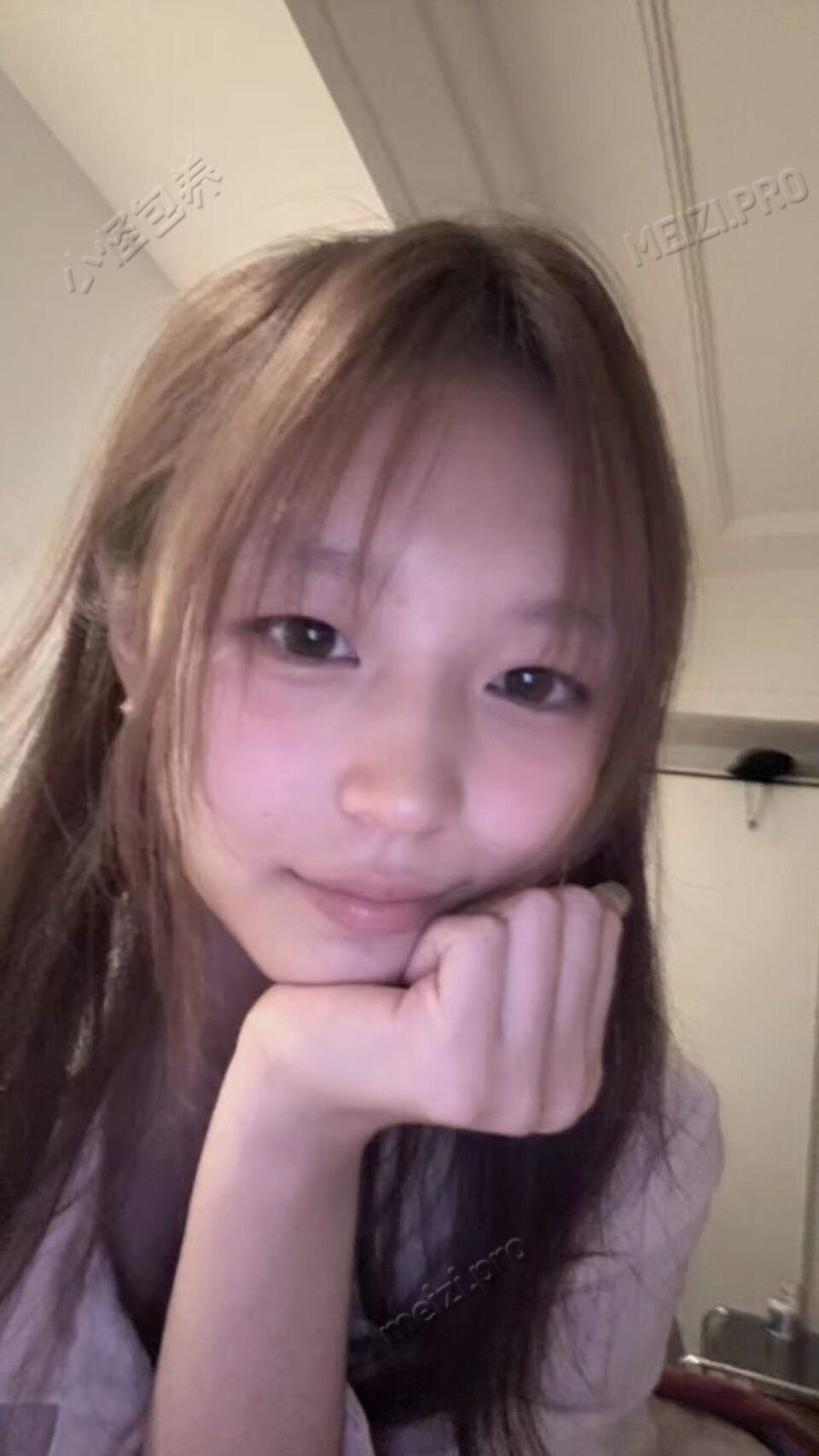 山东 东营 18岁 160cm 80 A杯 学生 抽烟纹身:无 SM:是 无套:否 口交:可 过夜:可 同居:否 可飞:可 价格:6