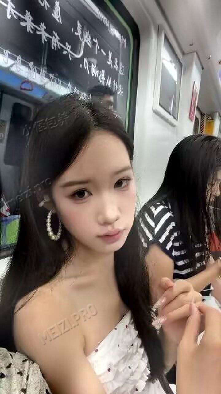 福建 厦门 22岁 161cm 90 前台 抽烟纹身:无 SM:否 无套:否 口交:可 过夜:可 同居:看相处情况 可飞:不建议 价格:10