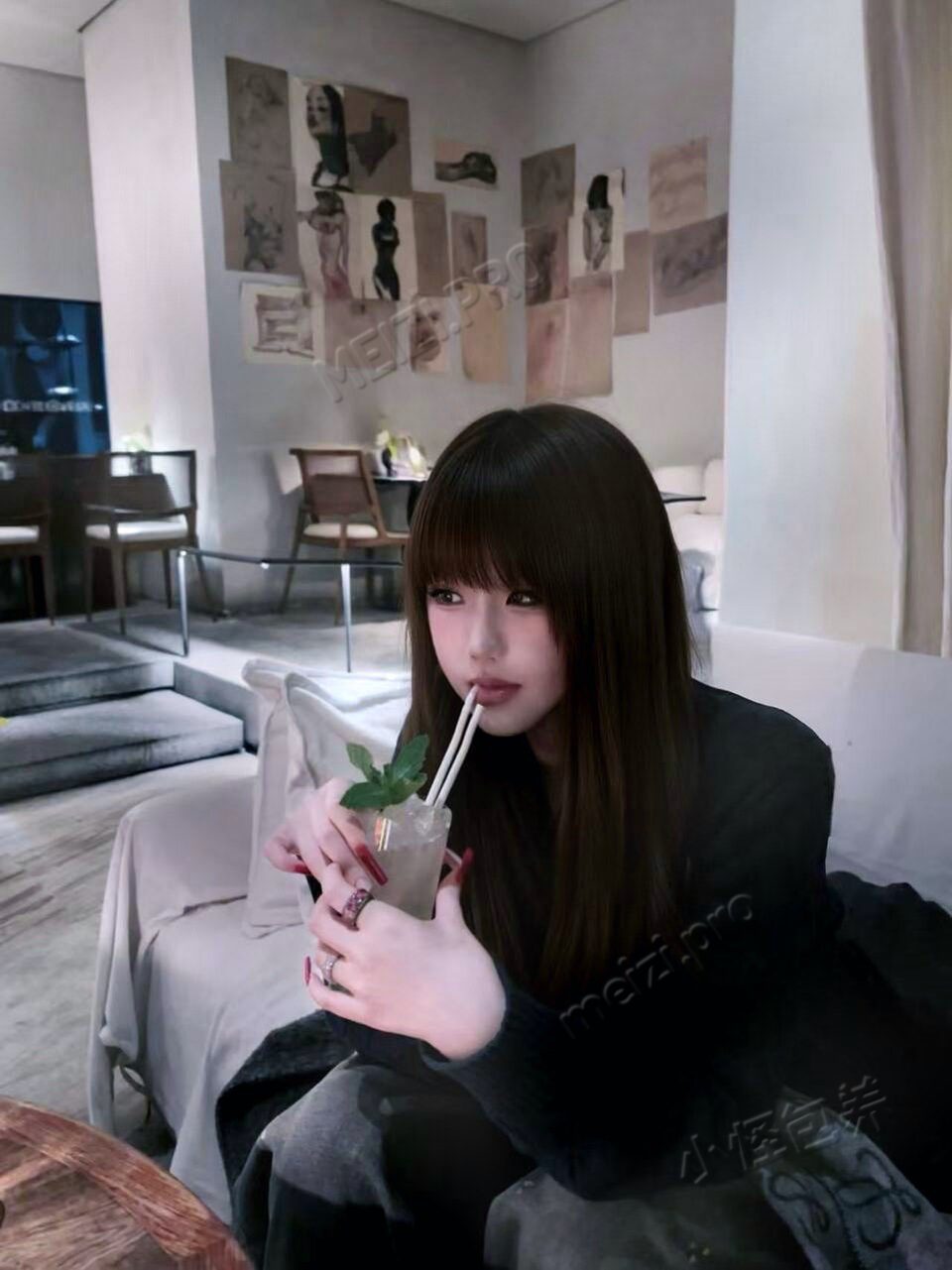 广东 深圳 南山区 19岁 172cm 104 E杯 女生 天然无整 抽烟纹身:有纹身 SM:是 无套:否 口交:可 过夜:可 同居:可 可飞:可 价格:10 特点:天然无整