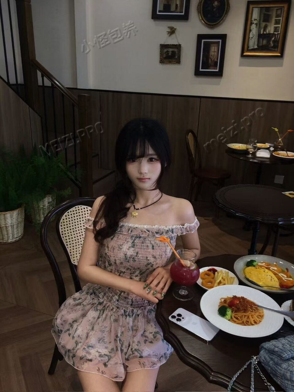 贵州 贵阳 20岁 156cm 82 B杯 学生 听话 做饭 可爱 抽烟纹身:无 SM:是 无套:否 口交:可 过夜:可 同居:否 可飞:可 其他城市 港澳可办 价格:10 特点:听话 做饭 可爱