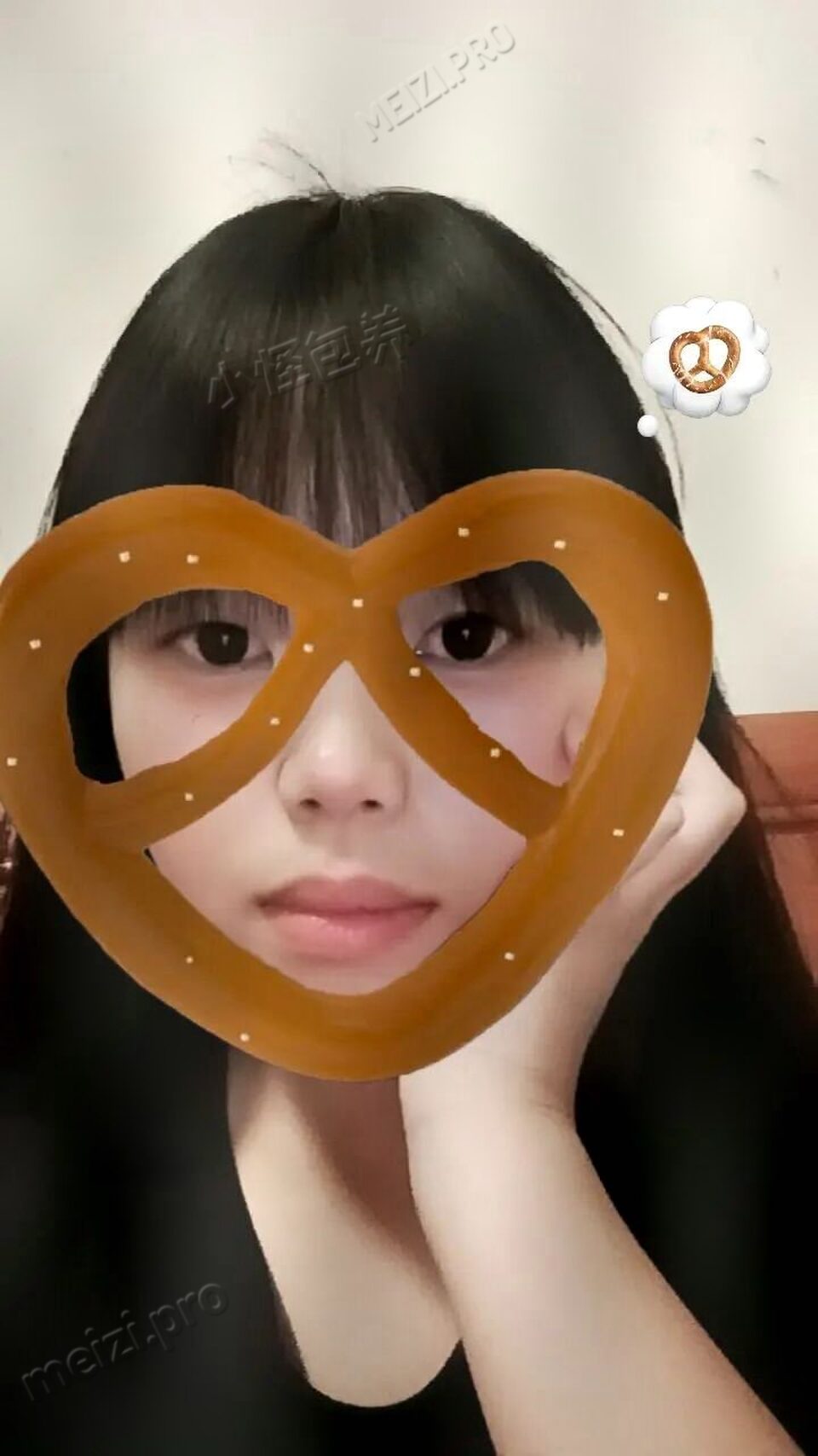 贵州 贵阳 18岁 168cm 90 B杯 学生 第一次找 抽烟纹身:无 SM:否 无套:可 口交:否 过夜:可 同居:可 可飞:可 价格:5 特点:第一次找