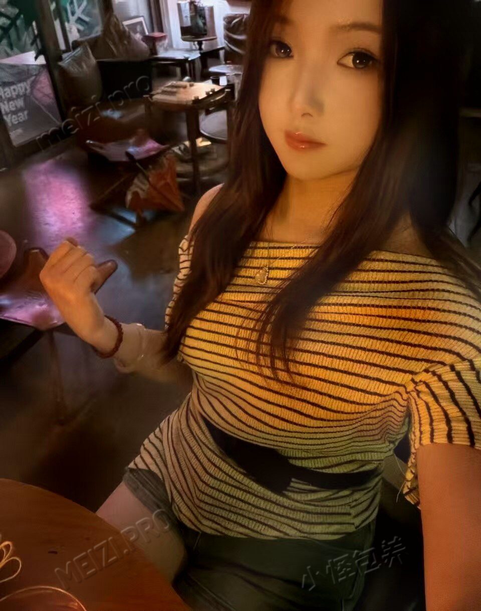 广东 广州 25岁 158cm 53 C杯 工作 乖巧听话 抽烟纹身:无纹身 SM:否 无套:可 口交:可 过夜:可 同居:可 可飞:可以 价格:10 特点:乖巧听话
