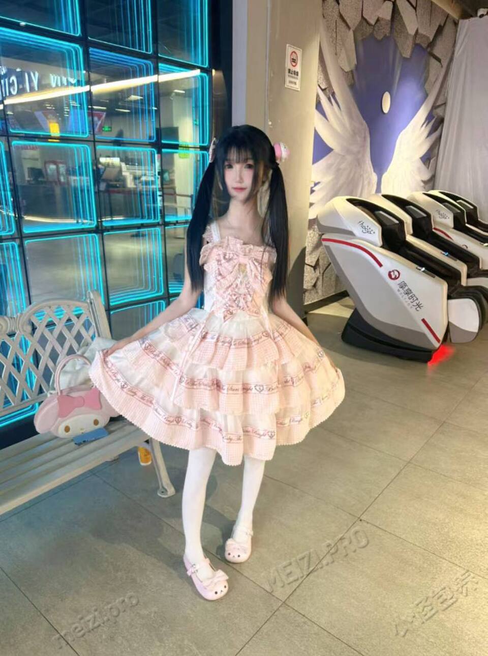 河南 三门峡 18岁 160cm 89 B杯 无 放得开,反差,可以跟闺蜜一起双飞 抽烟纹身:无 SM:是 无套:否 口交:可 过夜:可 同居:可 可飞:可 周边城市及外省 价格:8 特点:放得开,反差,可以跟闺蜜一起双飞