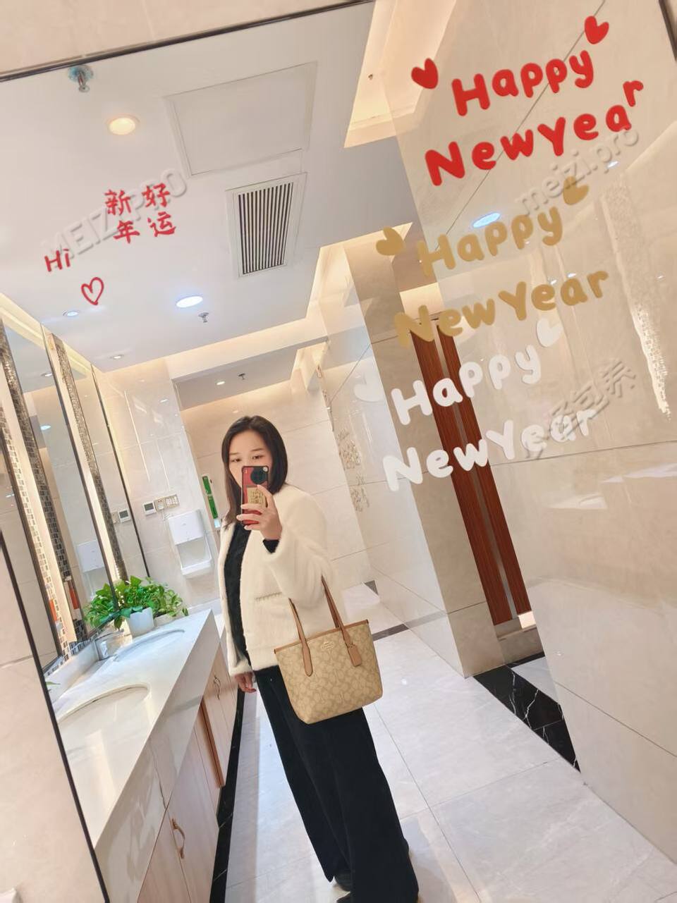 广东 汕尾 33岁 158cm 128 B杯 无 话少事不多 抽烟纹身:无 SM:否 无套:可 口交:可 过夜:可 同居:可 可飞:可 外省 价格:8 特点:话少事不多