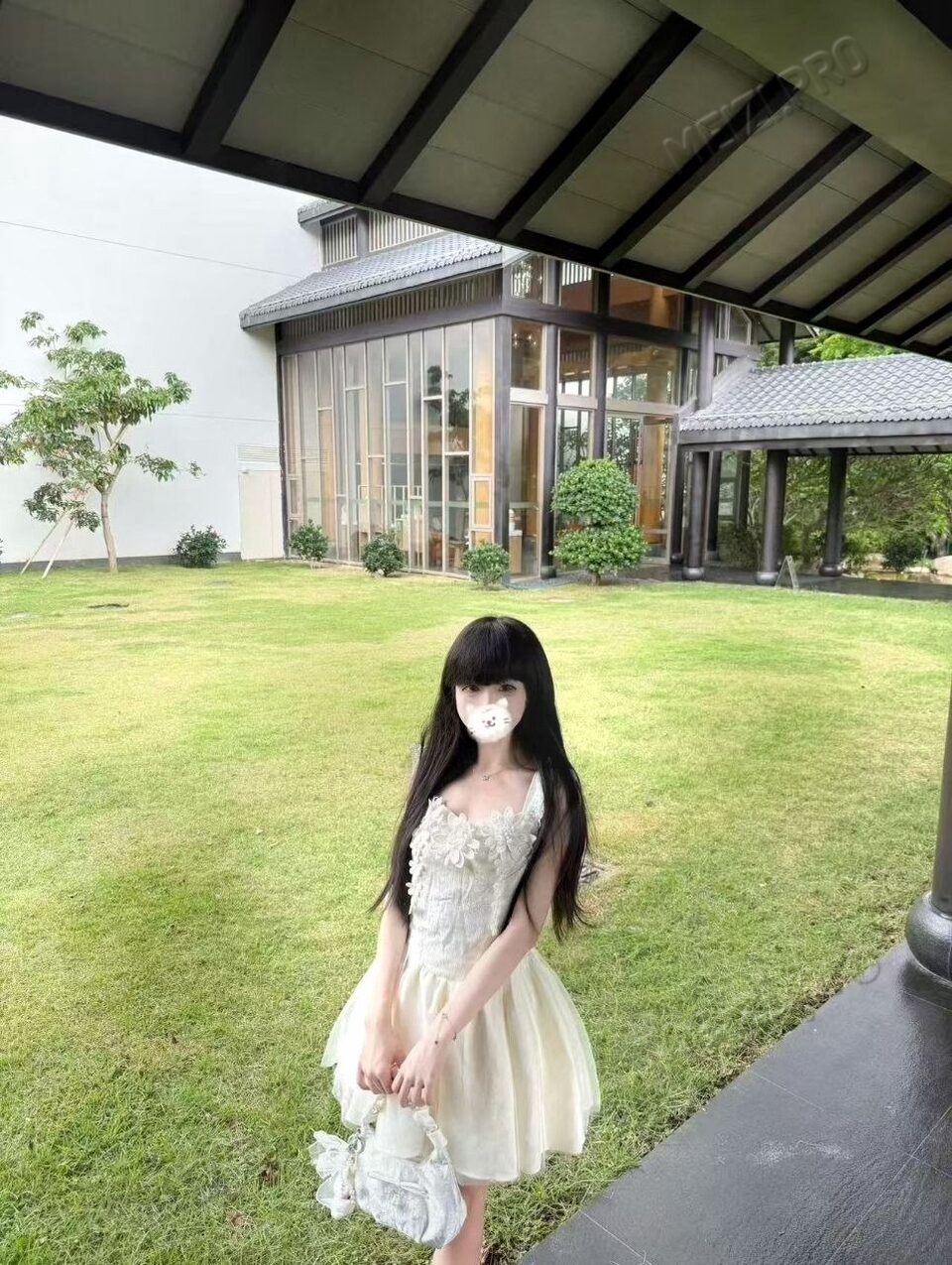 广东 湛江 18岁 161cm 86 B杯 学生 小萝莉乖巧听话，又懂事满足情绪价值，需要金主多调教 抽烟纹身:无 SM:否 无套:否 口交:可 过夜:可 同居:可 可飞:可 省内 价格:4 特点:小萝莉乖巧听话，又懂事满足情绪价值，需要金主多调教