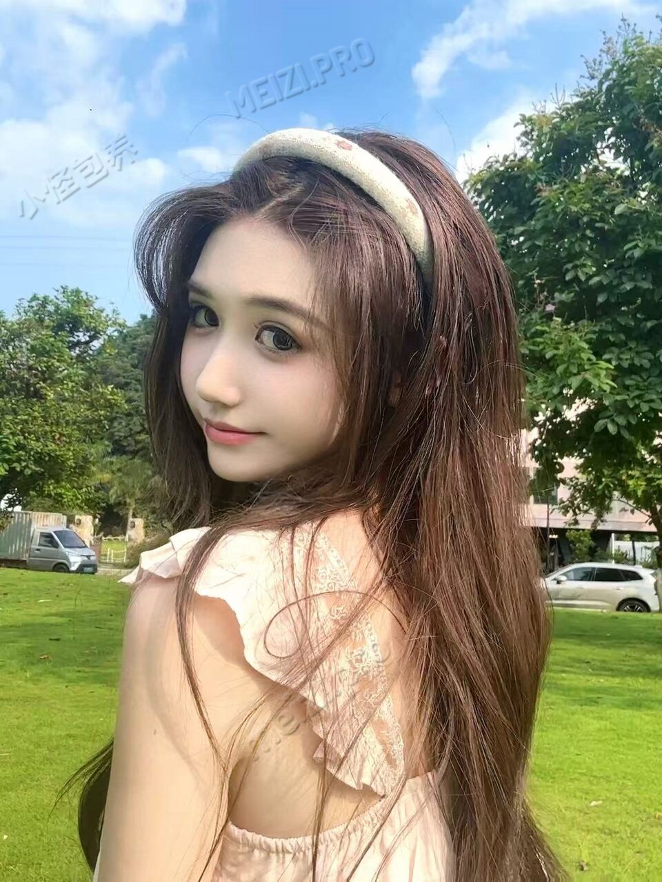 广东 广州 19岁 162cm 90 B杯 学生 性格好相处轻松，无任何不良嗜好 抽烟纹身:无 SM:否 无套:否 口交:可 过夜:可 同居:否 可飞:可 价格:12 特点:性格好相处轻松，无任何不良嗜好