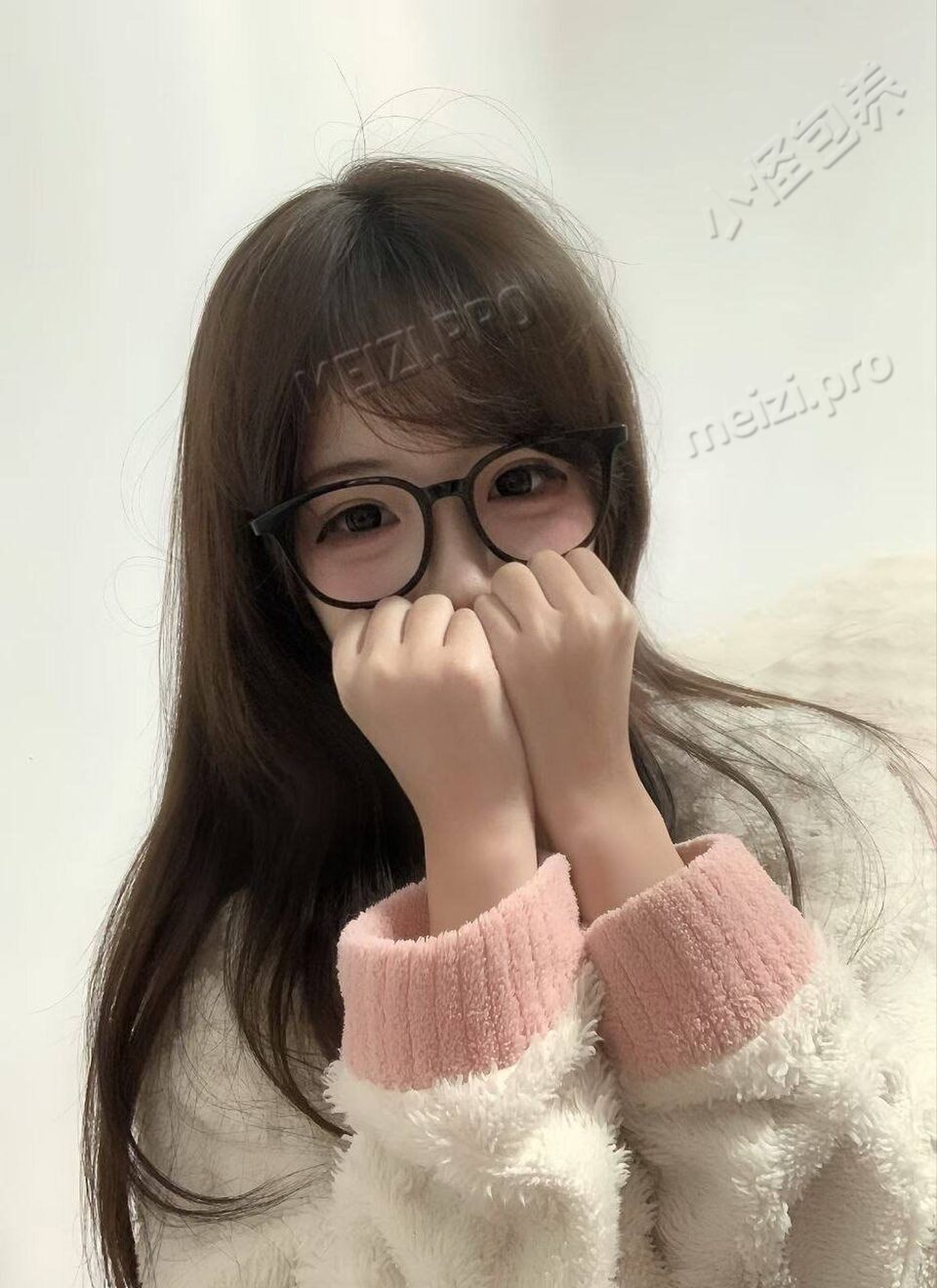 河北 邯郸 18岁 168cm 98 C杯 学生 外表清纯床上反差,纯天然三点粉,圈子很干净,情绪价值给足 抽烟纹身:有一点点纹身 SM:是 无套:可 口交:否 过夜:可 同居:否 可飞:暑假可以 价格:2 特点:外表清纯床上反差,纯天然三点粉,圈子很干净,情绪价值给足
