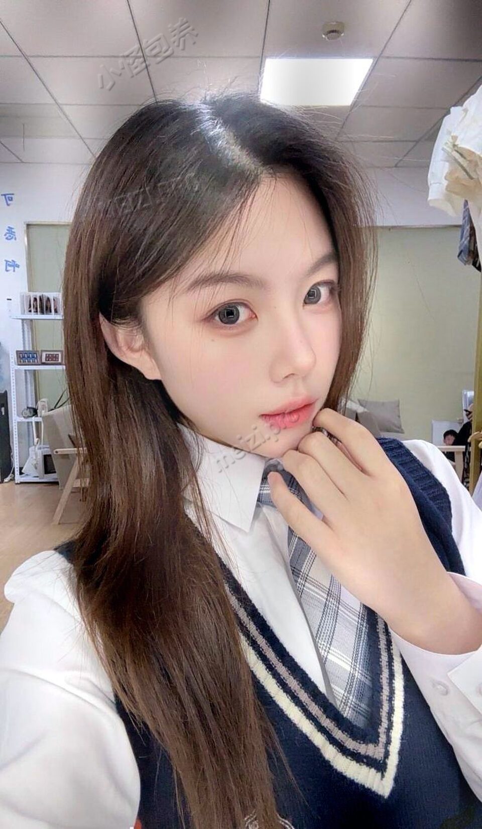 江苏 苏州 24岁 165cm 94 B杯 学生 声音甜美 无纹身 德州，掼蛋，麻将 热爱健身 拳击 羽毛球 网球 不照骗，性格温柔 抽烟纹身:无 SM:是 无套:否 口交:可 过夜:可 同居:可 可飞:可 价格:20 特点:声音甜美 无纹身 德州，掼蛋，麻将 热爱健身 拳击 羽毛球 网球 不照骗，性格温柔