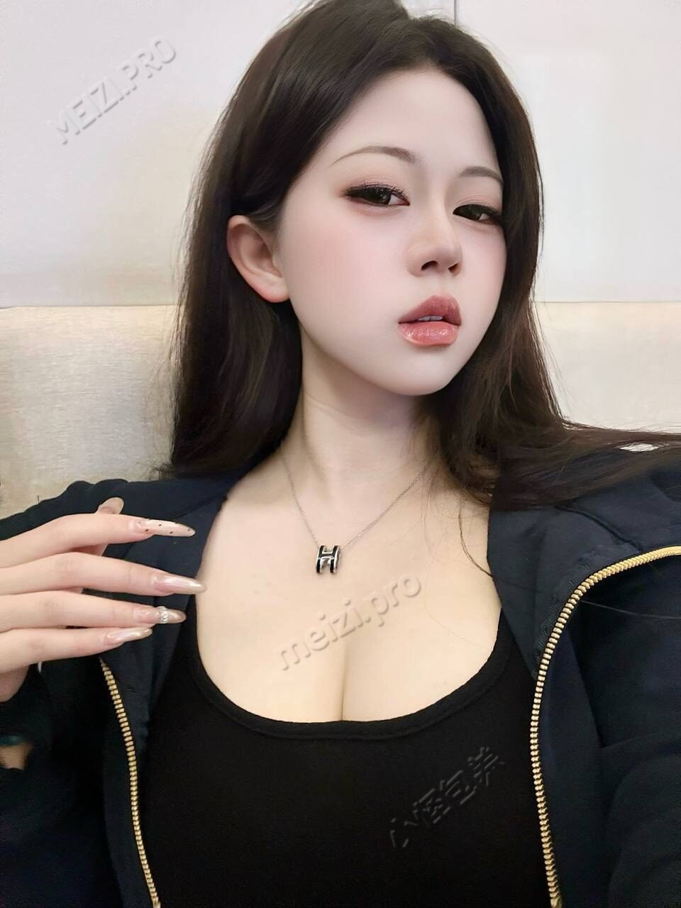 云南 昆明 18岁 165cm 55 C杯 学生 C罩杯 性格好 温柔体贴 抽烟纹身:无 SM:是 无套:可 口交:否 过夜:可 同居:否 可飞:不能 价格:2 特点:C罩杯 性格好 温柔体贴