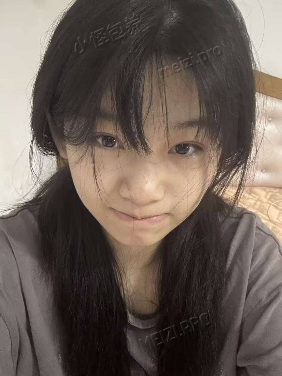 广东 汕尾 18岁 160cm 105 B杯 学生 嫩妹 在校生 听话懂事 很乖 很体贴 温柔 情绪价值高 风格多变 俏皮可爱 主动热情 抽烟纹身:无 SM:否 无套:否 口交:可 过夜:否 同居:否 价格:6 特点:嫩妹 在校生 听话懂事 很乖 很体贴 温柔 情绪价值高 风格多变 俏皮可爱 主动热情