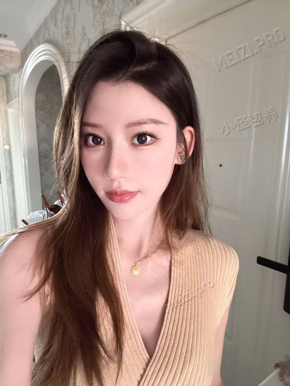 新疆 伊犁 30岁 163cm 47 D杯 美容 自律懂心 抽烟纹身:无纹身 SM:否 无套:否 口交:可 过夜:可 同居:可 可飞:可 价格:15 特点:自律懂心