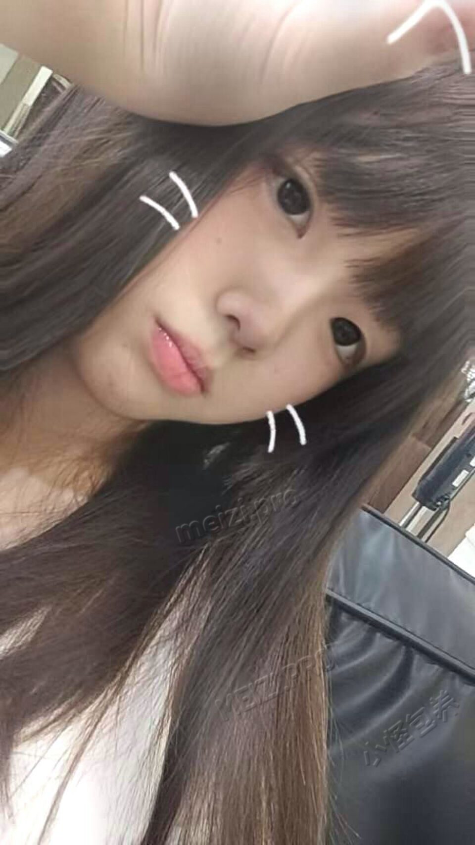 湖南 岳阳/长沙 18岁 155cm 84 C杯 会跳舞柔韧性还可以,会打游戏可以陪你解闷,年纪很小,又紧又嫩C起来很舒服,包裹感强,素颜底子好,体贴懂事 抽烟纹身:无 SM:否 无套:可 口交:可 过夜:否 同居:否 可飞:否 价格:3 特点:会跳舞柔韧性还可以,会打游戏可以陪你解闷,年纪很小,又紧又嫩C起来很舒服,包裹感强,素颜底子好,体贴懂事