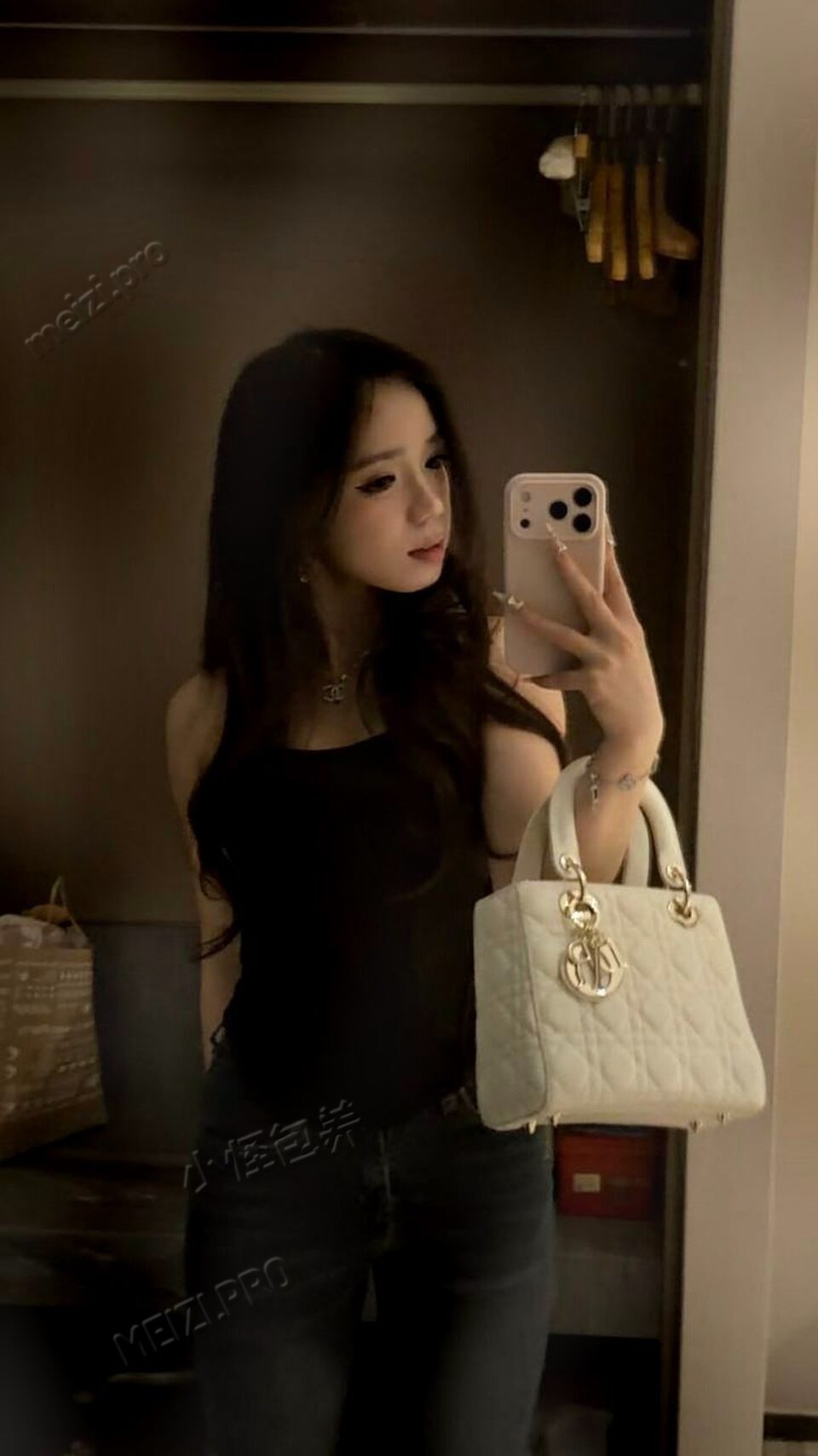 贵州 贵阳 19岁 165cm 97 B杯 学生 身材好 身体敏感 多 前戏足 SM:否 无套:否 口交:可 过夜:可 同居:否 可飞:可 外省 价格:10 特点:身材好 身体敏感 多 前戏足