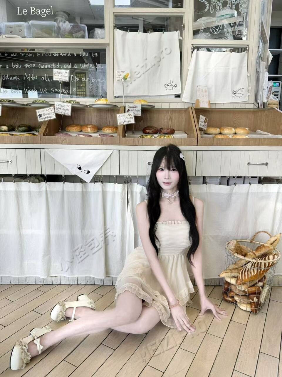 浙江 杭州 22岁 166cm 90 C杯 应届生 流行舞女团舞 抽烟纹身:无 SM:是 无套:否 口交:可 过夜:可 同居:可 可飞:周边可 价格:10 特点:流行舞女团舞