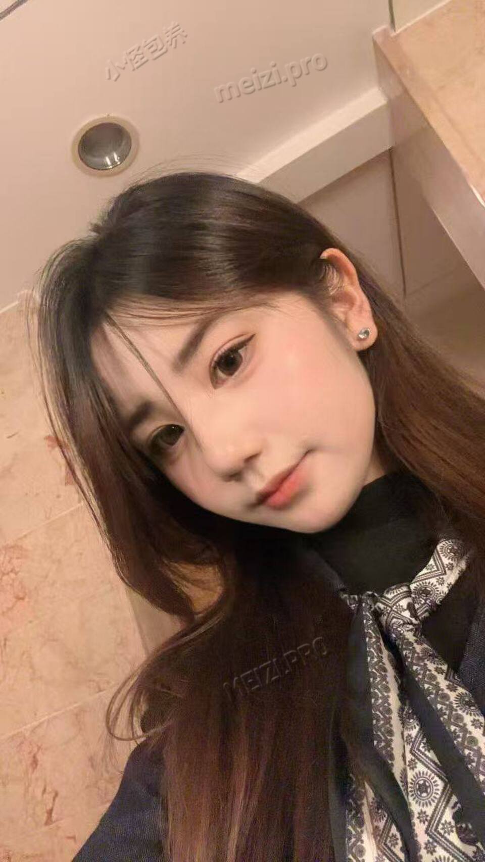 江苏 淮安 21岁 164cm 50 A杯 学生 超级听话懂事,第一次找,清纯靓丽初恋女友,同时可以配合多种玩法,解锁姿势,能应酬喝酒,情绪价值拉满,尽量满足老板的所有要求。 抽烟纹身:无 SM:否 无套:否 口交:否 过夜:可 同居:可 可飞:可 价格:5 特点:超级听话懂事,第一次找,清纯靓丽初恋女友,同时可以配合多种玩法,解锁姿势,能应酬喝酒,情绪价值拉满,尽量满足老板的所有要求。
