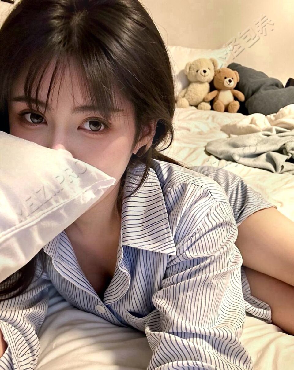 海南 三亚 22岁 164cm 87 C杯 自由 温柔听话,本人比较好看 抽烟纹身:无纹身 SM:是 无套:否 口交:可 过夜:可 同居:可 可飞:可 价格:4.5-9 特点:温柔听话,本人比较好看