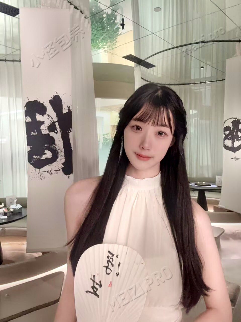 广东 广州 23岁 170cm 100 B杯 工作 长得高腿长,皮肤白,英语八级 抽烟纹身:无纹身 SM:是 无套:可 口交:可 过夜:可 同居:否 可飞:能 价格:30 特点:长得高腿长,皮肤白,英语八级