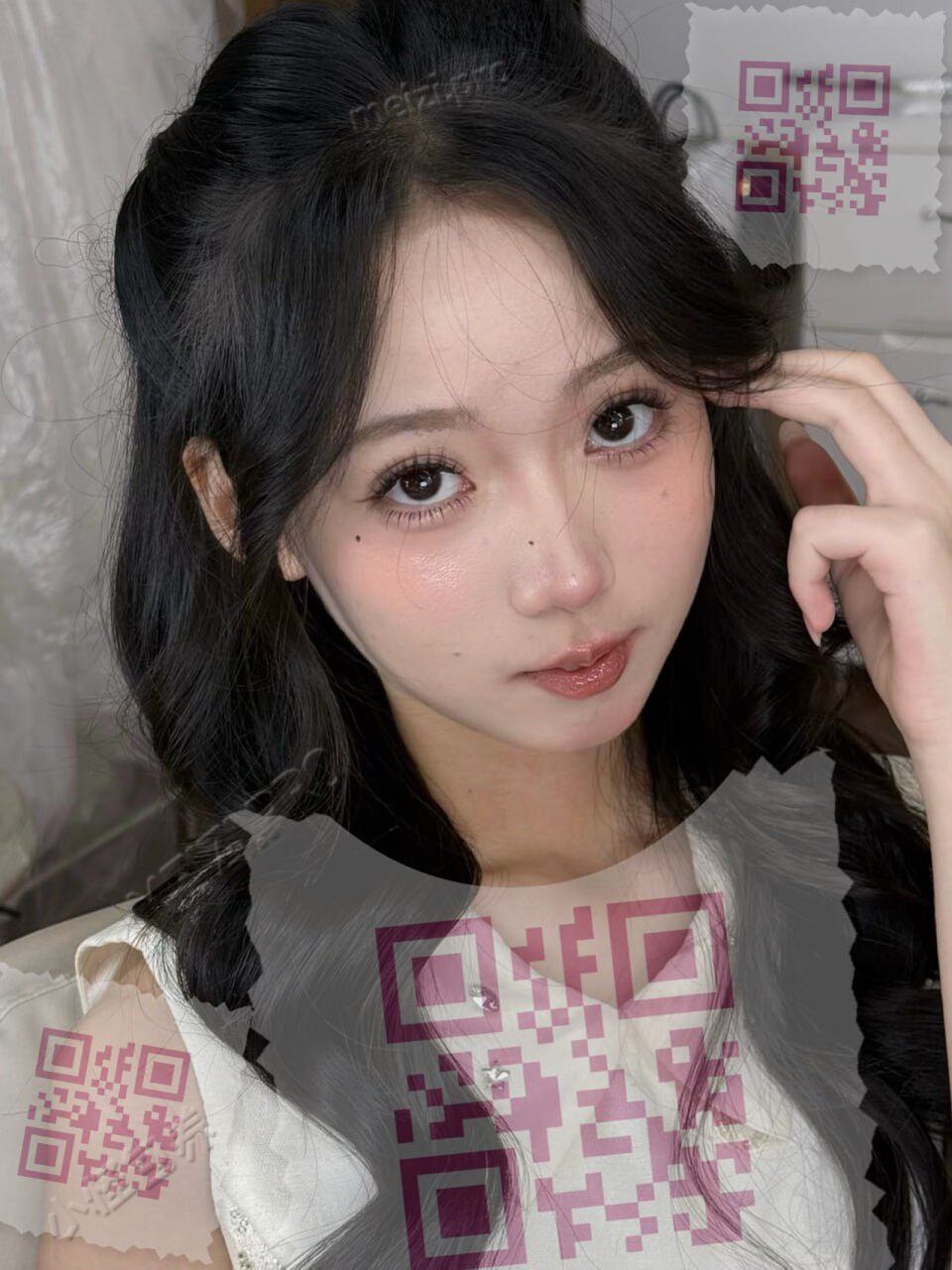 四川 成都 18岁 168cm 90 C杯 妆面模特 妆面模特 甜御双修 无纹身 无整容 抽烟纹身:无纹身 口交:可 过夜:可 可飞:可 加钱 价格:15 特点:妆面模特 甜御双修 无纹身 无整容