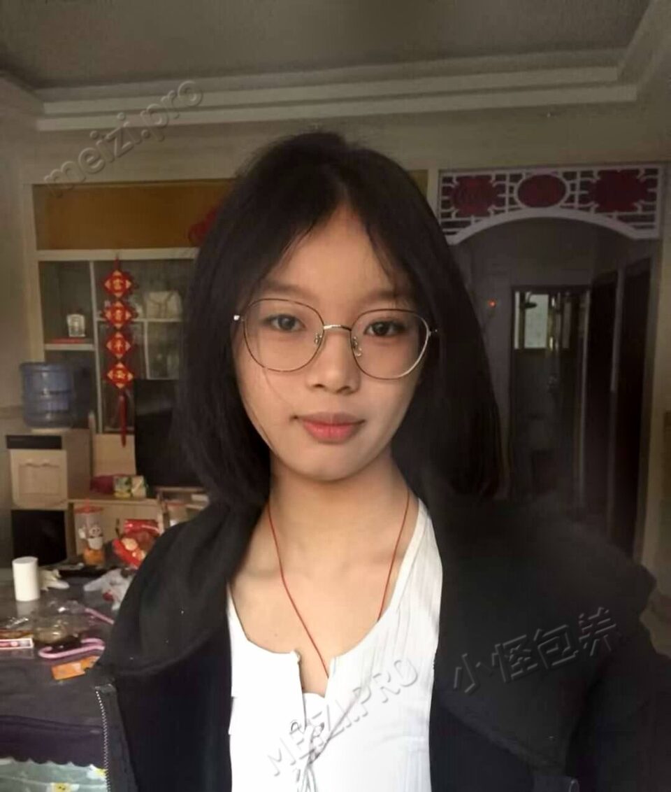 四川 达州 18岁 163cm 112 A杯 台球室前台 听话 抽烟纹身:无纹身 SM:是 无套:可 口交:可 过夜:可 同居:可 可飞:尽量不要 价格:3 特点:听话