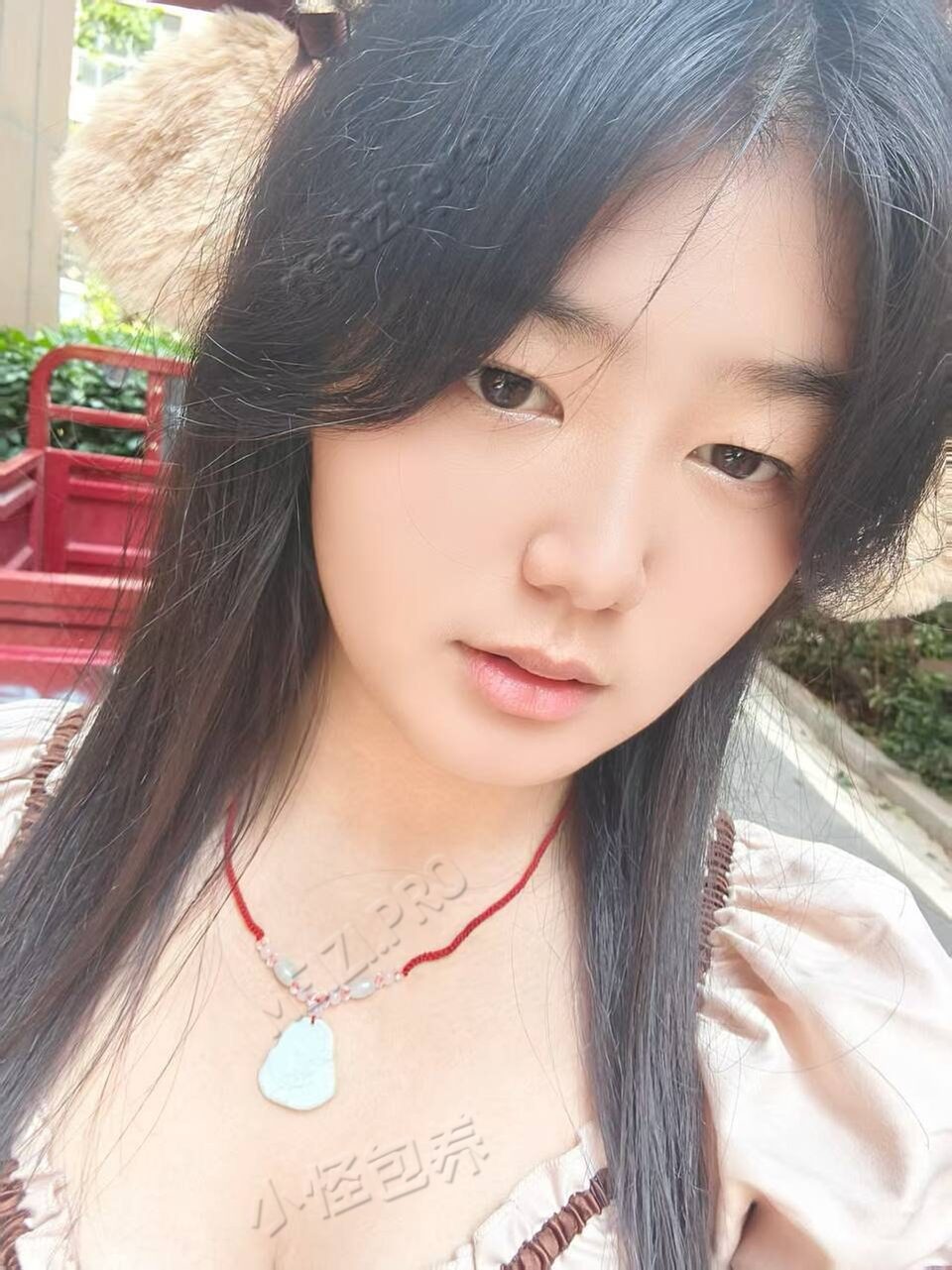 河南 开封 18岁 165cm 63 C杯 学生 听话懂事,会跳舞,长得偏甜纯天然,腰细屁股大胸大,性格好,胸大腿长,雪白皮肤 抽烟纹身:无 SM:否 无套:可 口交:可 过夜:可 同居:否 可飞:可 价格:4 特点:听话懂事,会跳舞,长得偏甜纯天然,腰细屁股大胸大,性格好,胸大腿长,雪白皮肤