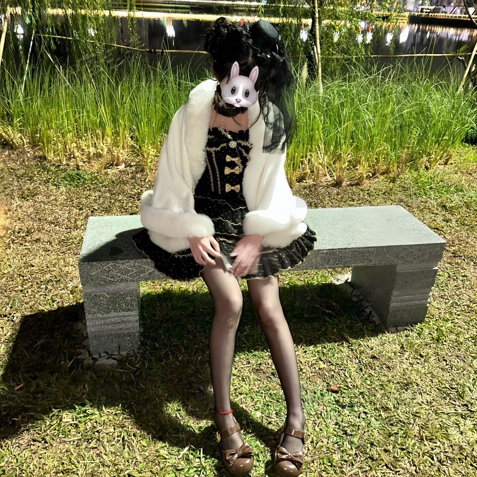 广东 东莞 18岁 160cm 82 B杯 美甲 接受度高 听话 SM:否 无套:可 口交:可 过夜:可 同居:可 可飞:可 其他省份城市，异地伴游可 价格:15 特点:接受度高 听话