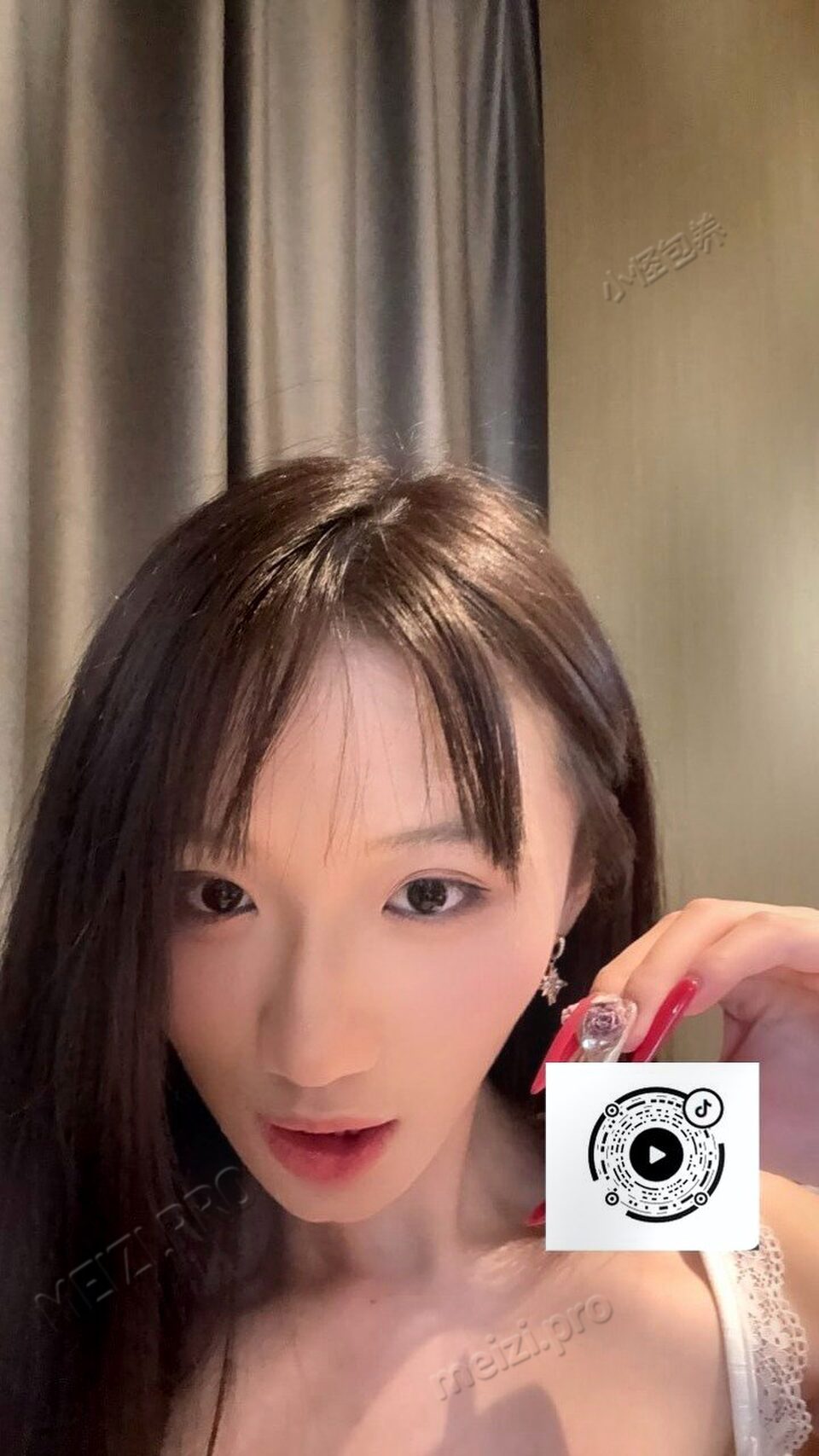 江苏 无锡 20岁 162cm 80 B杯 学生 白瘦 身体线条美 会夹 声音好听 听话 抽烟纹身:无 SM:否 无套:可 口交:可 过夜:可 同居:可 可飞:可 外省 价格:4-18 特点:白瘦 身体线条美 会夹 声音好听 听话