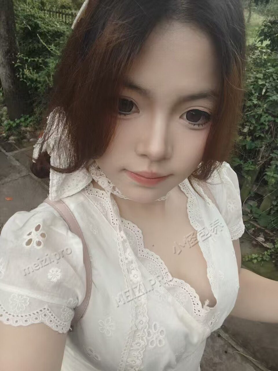 四川 成都 18岁 154cm 109 C杯 学生 会唱歌,提供情绪价值 抽烟纹身:无 SM:否 无套:否 口交:可 过夜:可 同居:否 可飞:否 价格:9 特点:会唱歌,提供情绪价值