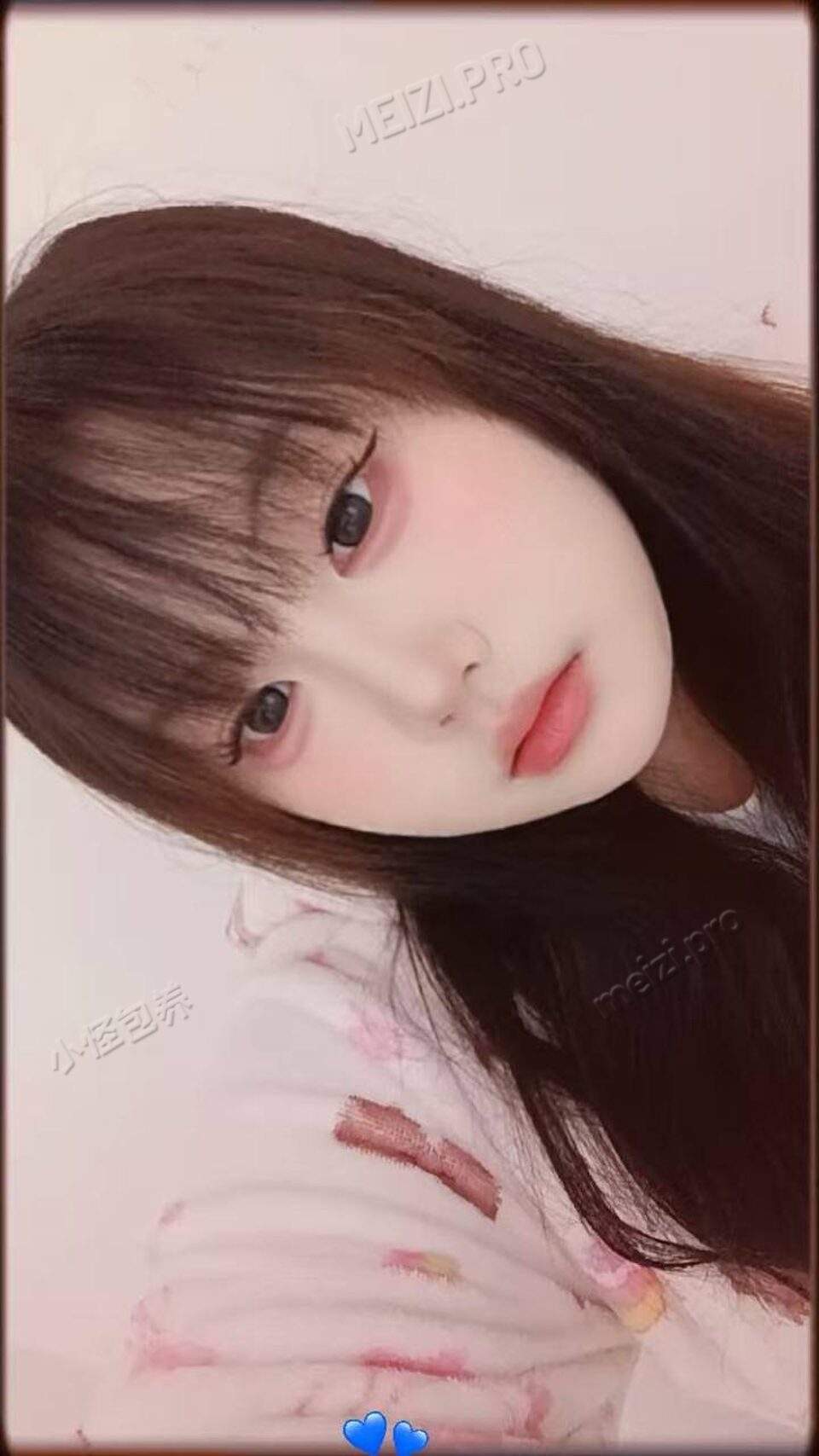 四川 成都 18岁 152cm 130 C杯 学生 第一次找 很单纯 抽烟纹身:无 SM:否 无套:可 口交:可 过夜:可 同居:否 可飞:否 价格:3 特点:第一次找 很单纯