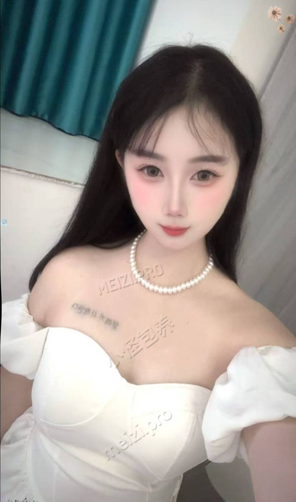四川 成都 23岁 165cm 115 B杯 工作 温柔 情绪稳定 身材好 长相也不错天生性格外向爱笑,性格大大咧咧很好相处,没有繁杂心思。热爱新鲜事物,热衷出游打卡、运动听歌,也乐意结交各式各样有趣的朋友。日常心态积极乐观,遇到问题从容看待,习惯把日子过得轻松有趣。待人坦率直白,相处起来轻松自在,始终怀揣热忱,认真奔赴每一天的生活 抽烟纹身:无纹身 SM:是 无套:可 口交:可 过夜:可 可飞:否 价格:8 特点:温柔 情绪稳定 身材好 长相也不错天生性格外向爱笑,性格大大咧咧很好相处,没有繁杂心思。热爱新鲜事物,热衷出游打卡、运动听歌,也乐意结交各式各样有趣的朋友。日常心态积极乐观,遇到问题从容看待,习惯把日子过得轻松有趣。待人坦率直白,相处起来轻松自在,始终怀揣热忱,认真奔赴每一天的生活
